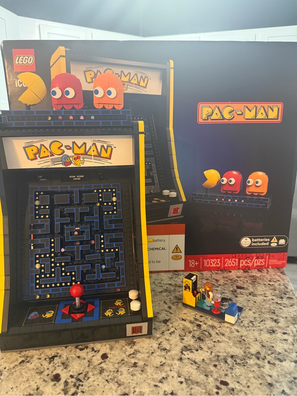 LEGO Icons PAC-MAN Arcade 10323 Complete Box Instructions Retiring Soon